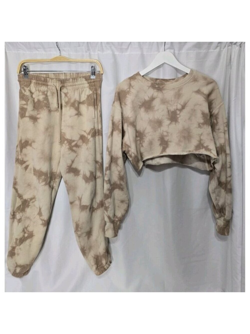 Tna Cozy Aritzia Fleece Sweatpants And Cropped Sweater Set Tie Dye size XS/1